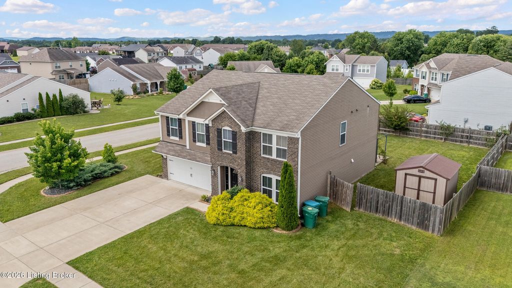 Photo of 216 Round Rock Dr, Shepherdsville, KY 40165 (MLS # 1720965)