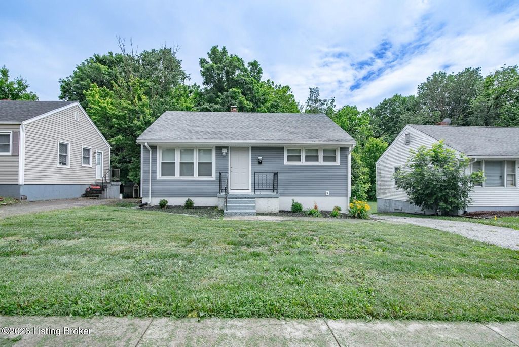 Photo of 407 Moninda Ln, Elizabethtown, KY 42701 (MLS # 1719051)
