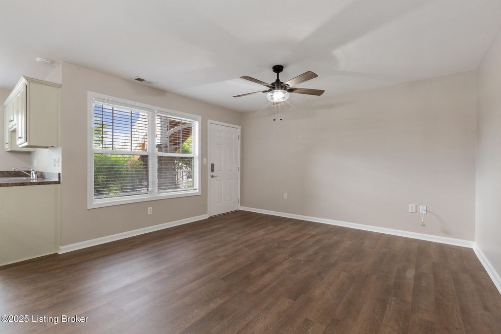 Photo of 3802 Falcon Crest Dr #128, Louisville, KY 40219 (MLS # 1705909)