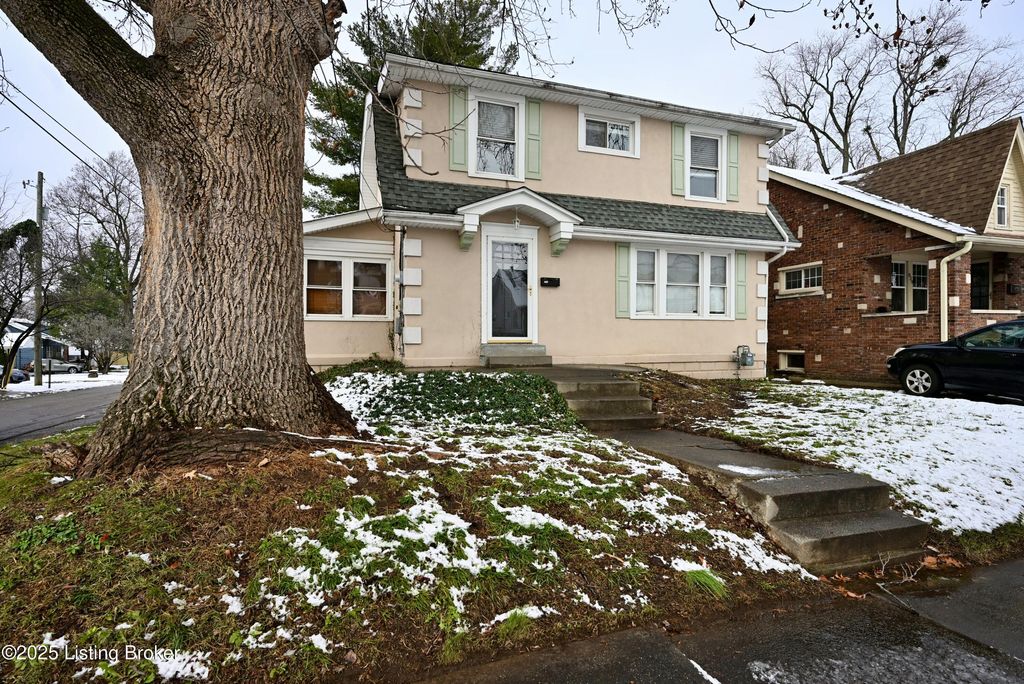 Photo of 837 Reading Rd, Louisville, KY 40217 (MLS # 1705421)