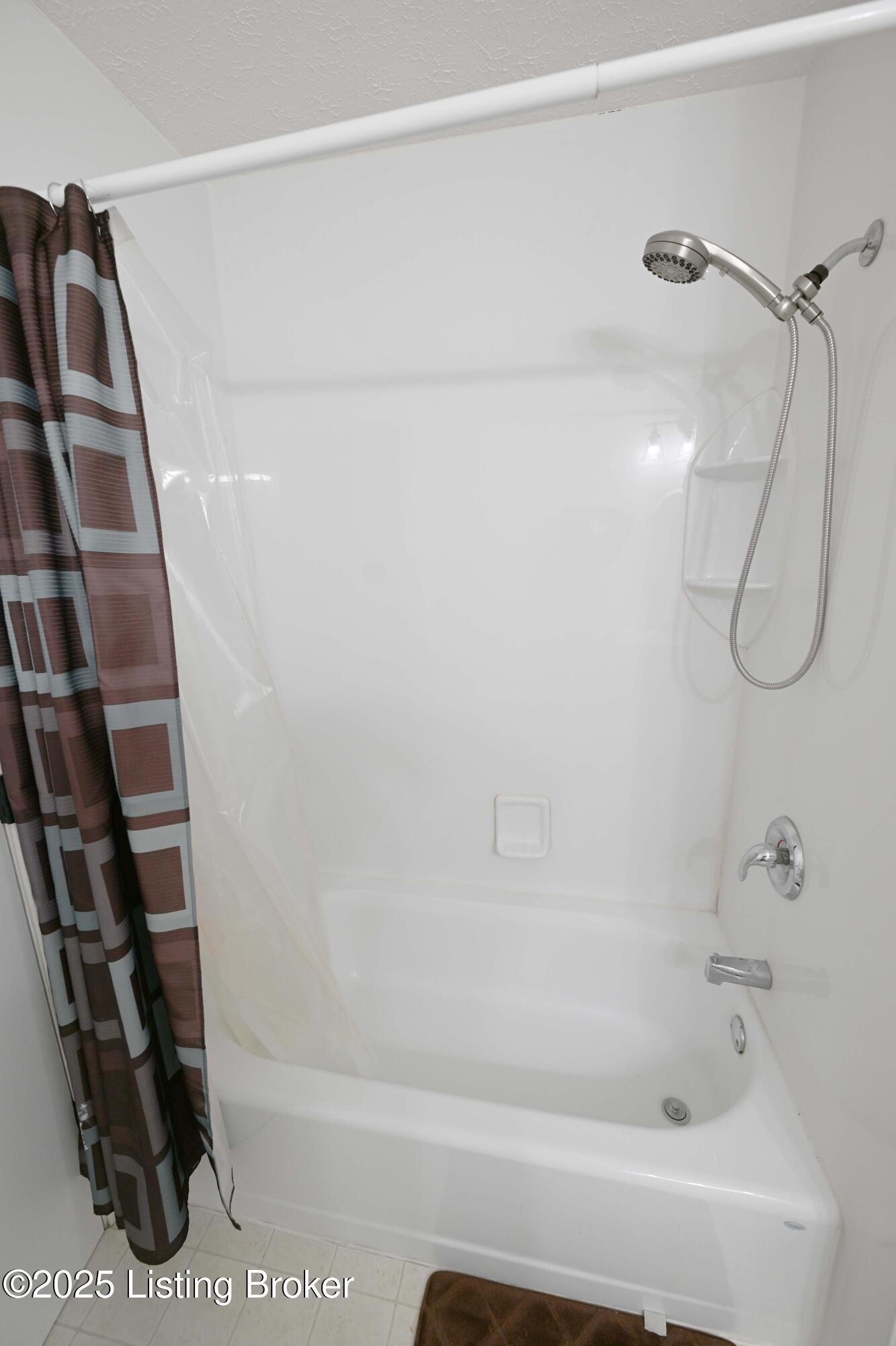 5507 Delmaria Way, Louisville, Pennsylvania image 32