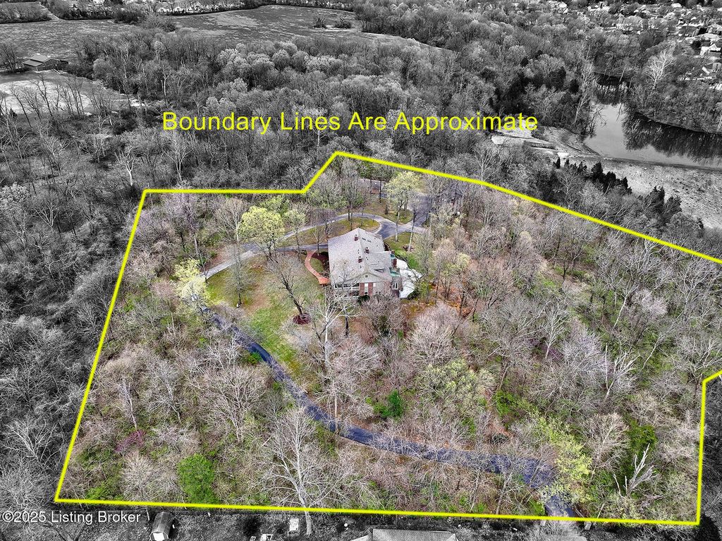 Photo of 4226 Dolphin Rd, Louisville, KY 40220 (MLS # 1709045)