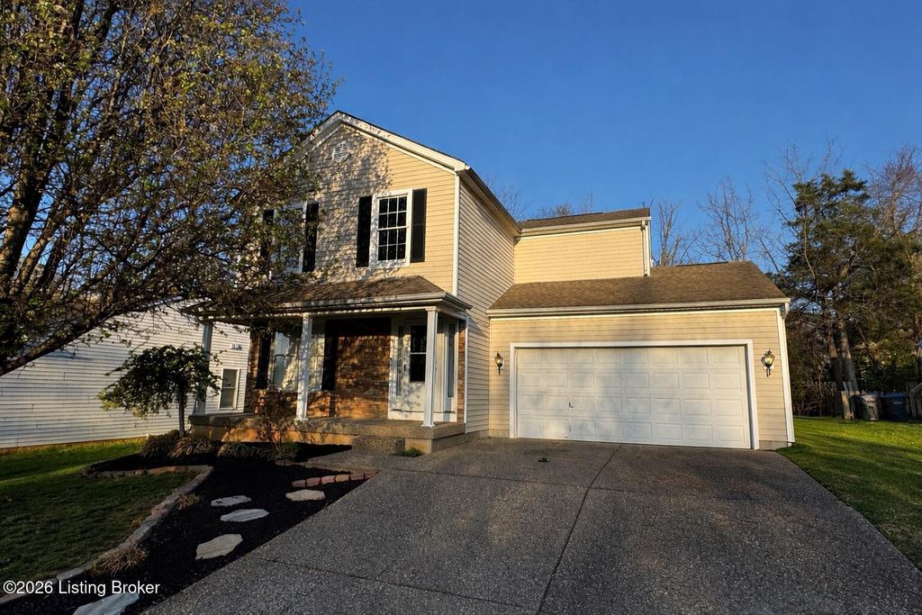 Photo of 9921 River Trail Dr, Louisville, KY 40229 (MLS # 1712751)