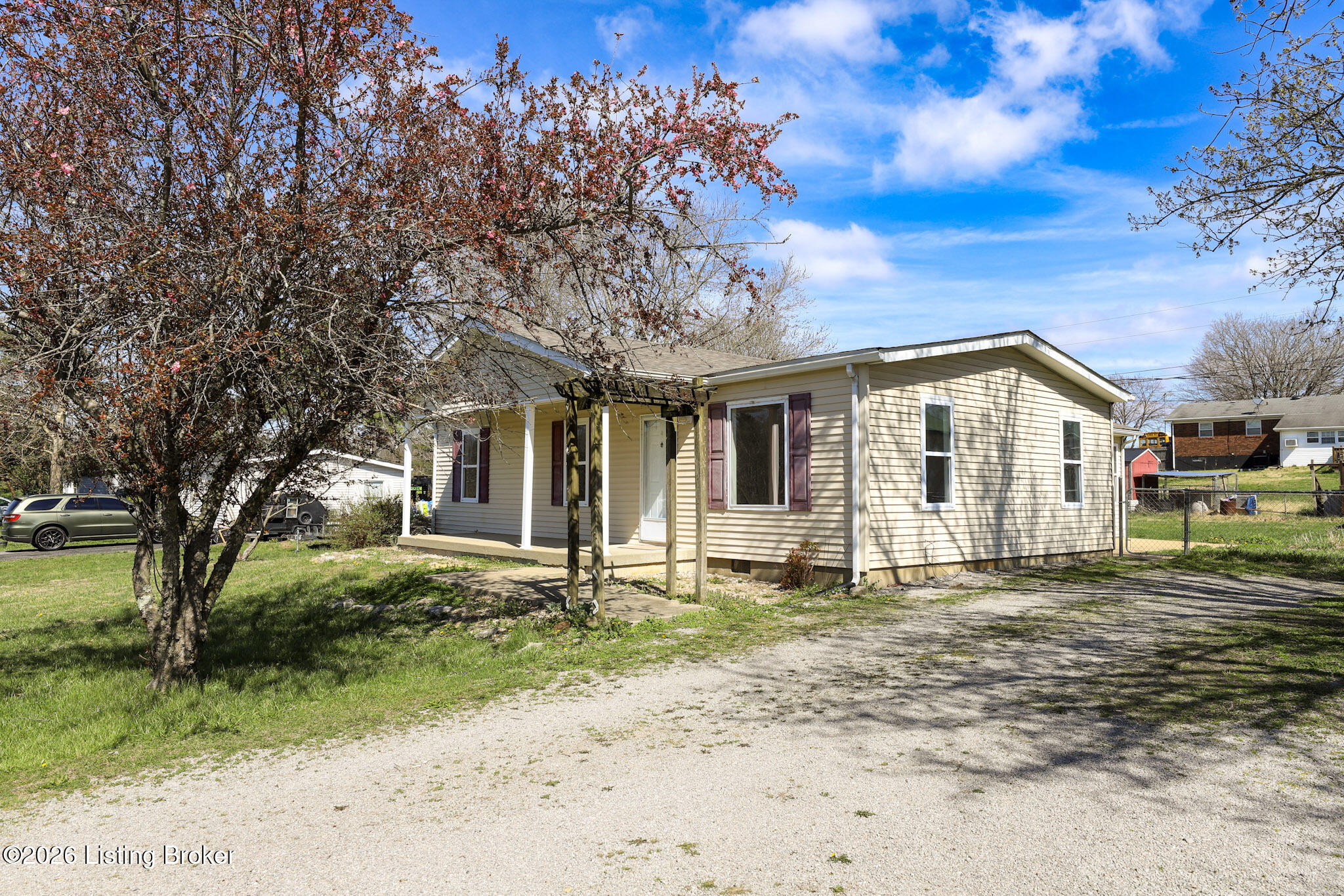 Photo 1 of 24 — 414 S Mill St, Vine Grove, KY 40175