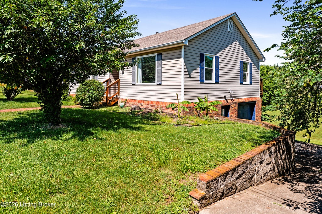 Photo of 942 Bob O Link Dr, Harrodsburg, KY 40330 (MLS # 1720603)