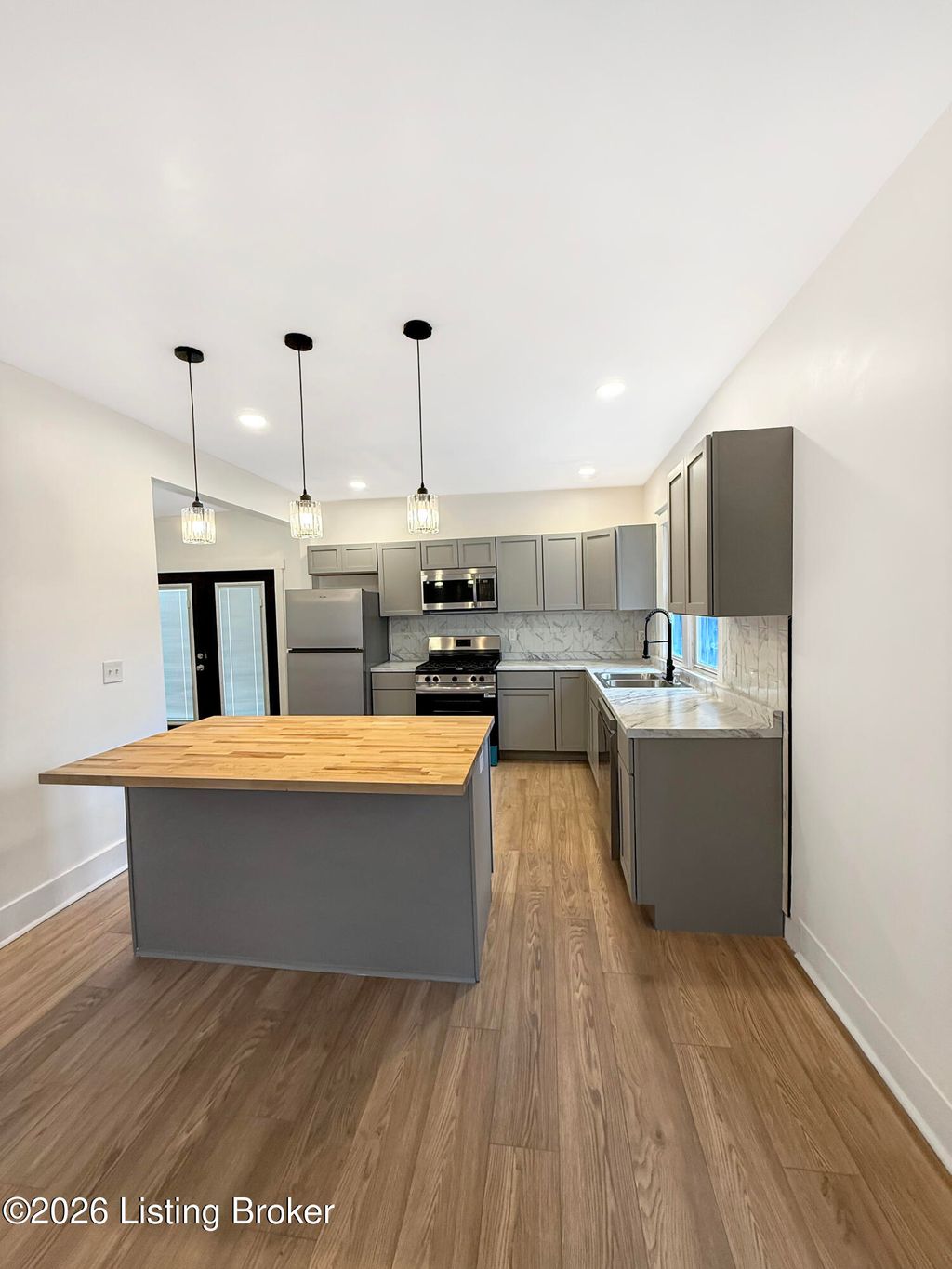 Photo of 237 Glendora Ave, Louisville, KY 40212 (MLS # 1706087)