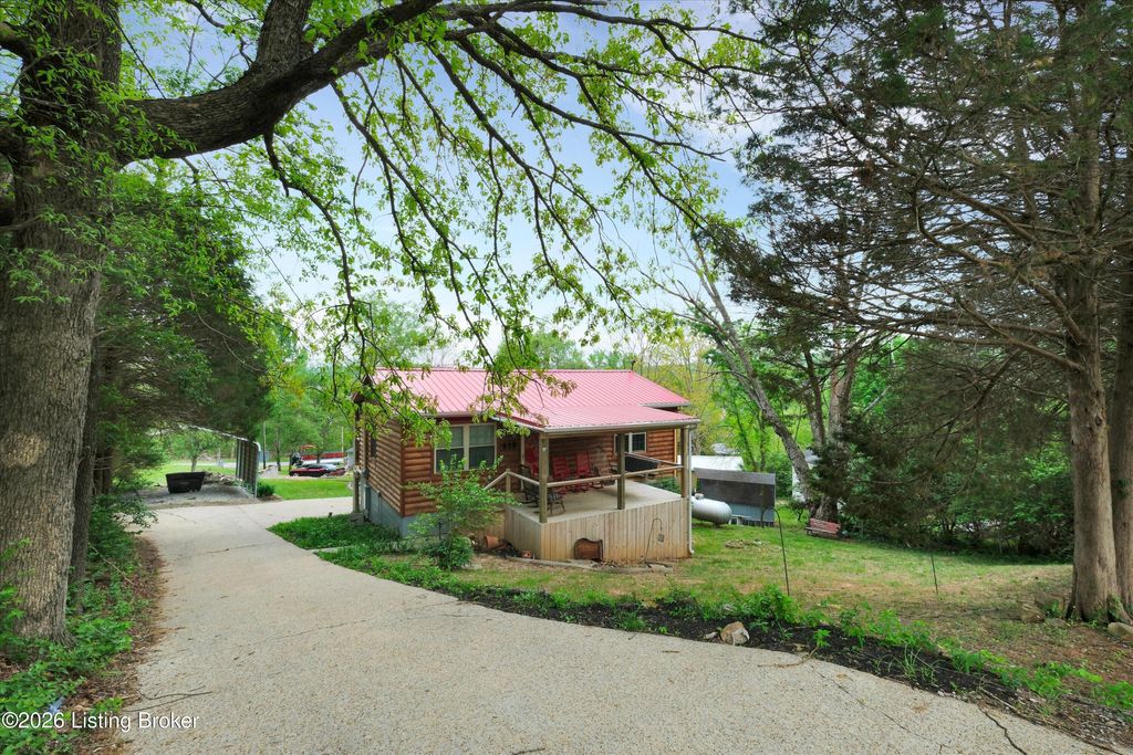 Photo of 812 Ridgecrest Dr, Clarkson, KY 42726 (MLS # 1714966)