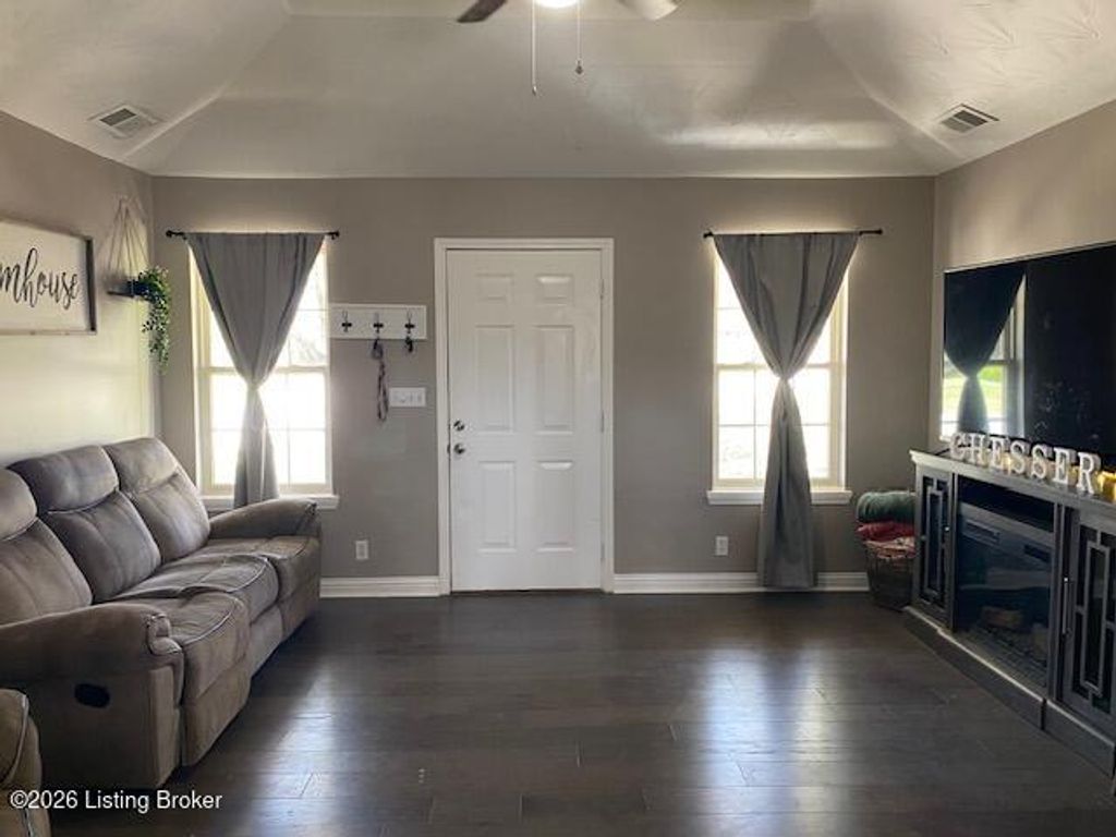 Photo of 404 Susannah Ave, Bardstown, KY 40004 (MLS # 1712370)