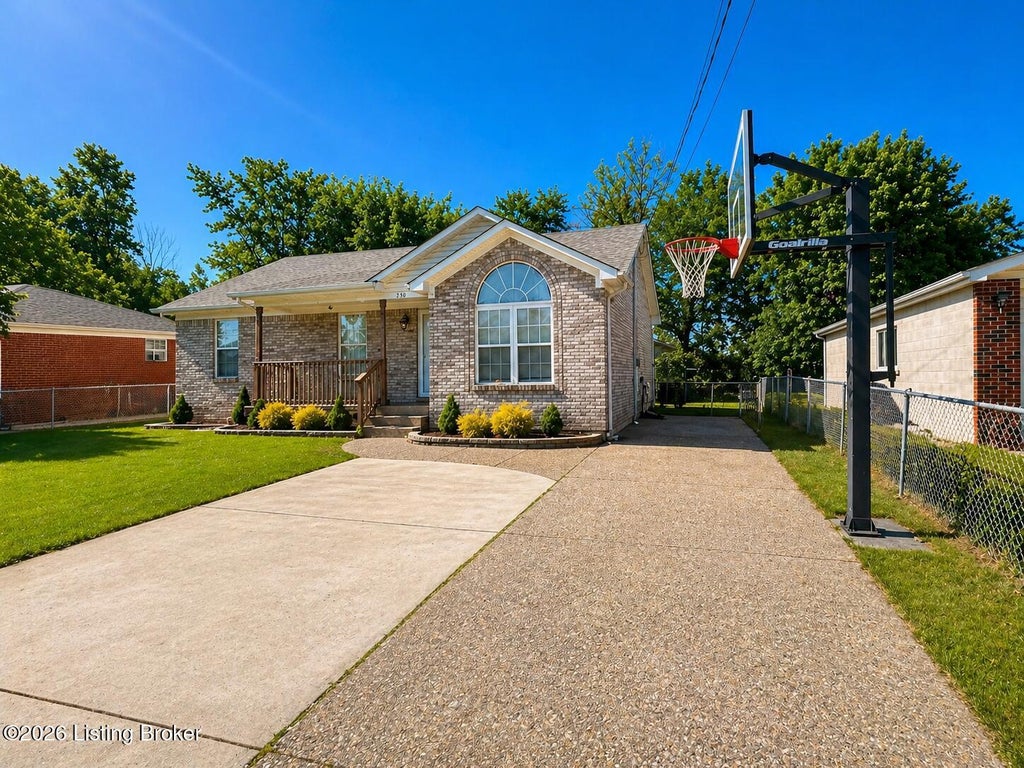 Photo of 250 4th Ave, Shepherdsville, KY 40165 (MLS # 1733063)