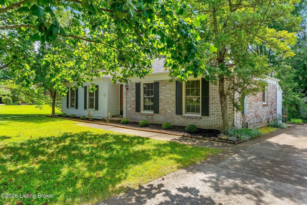 Photo of 3812 Modesto Rd, Louisville, KY 40299 (MLS # 1725634)