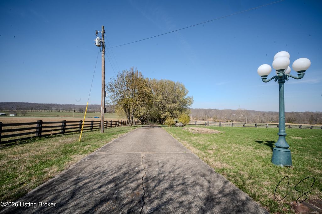 Photo of 15315 Beaver Dam Rd, Caneyville, KY 42721 (MLS # 1712185)