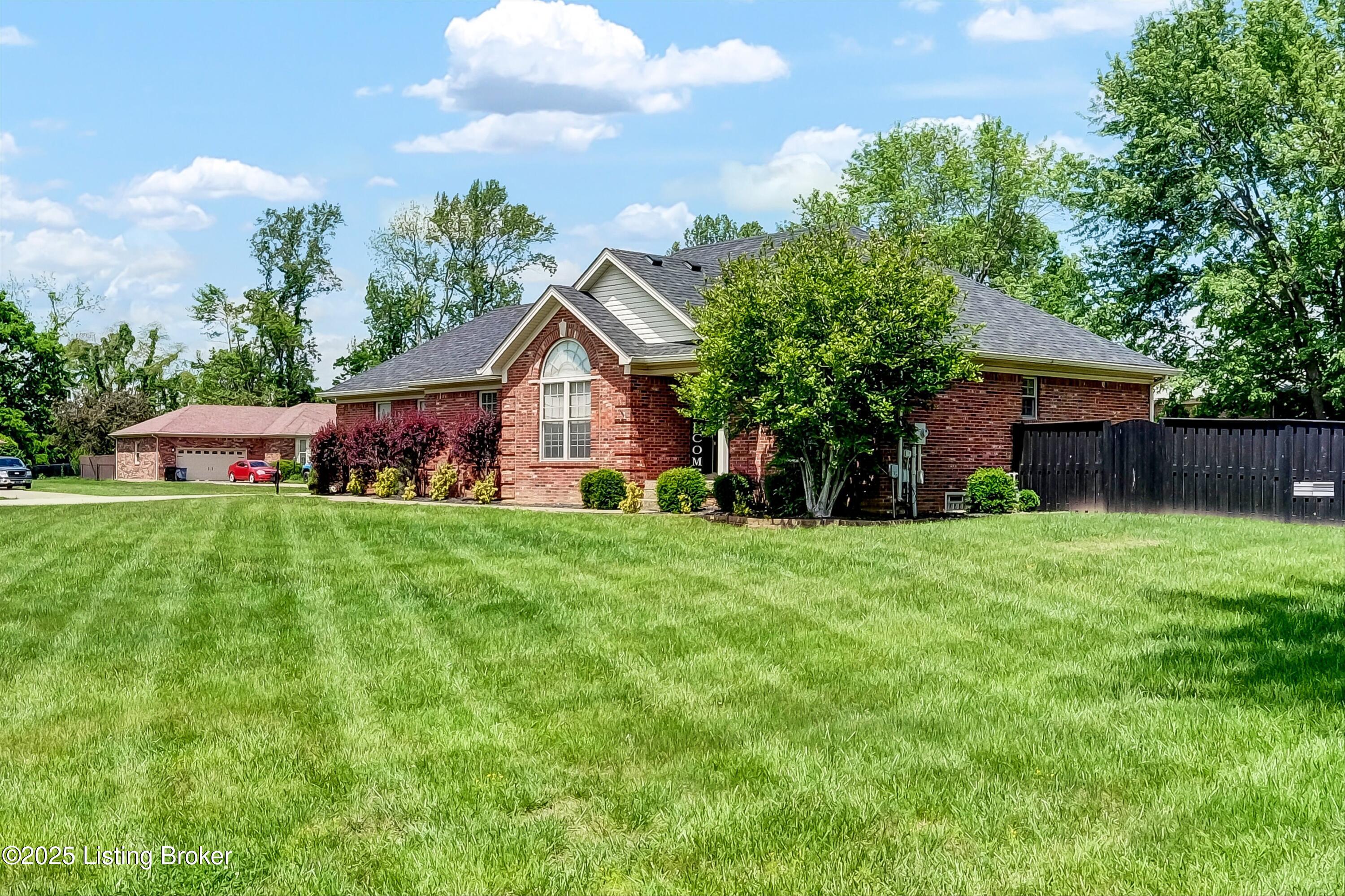 150 N Sunshine Ct, Shepherdsville, Kentucky image 3