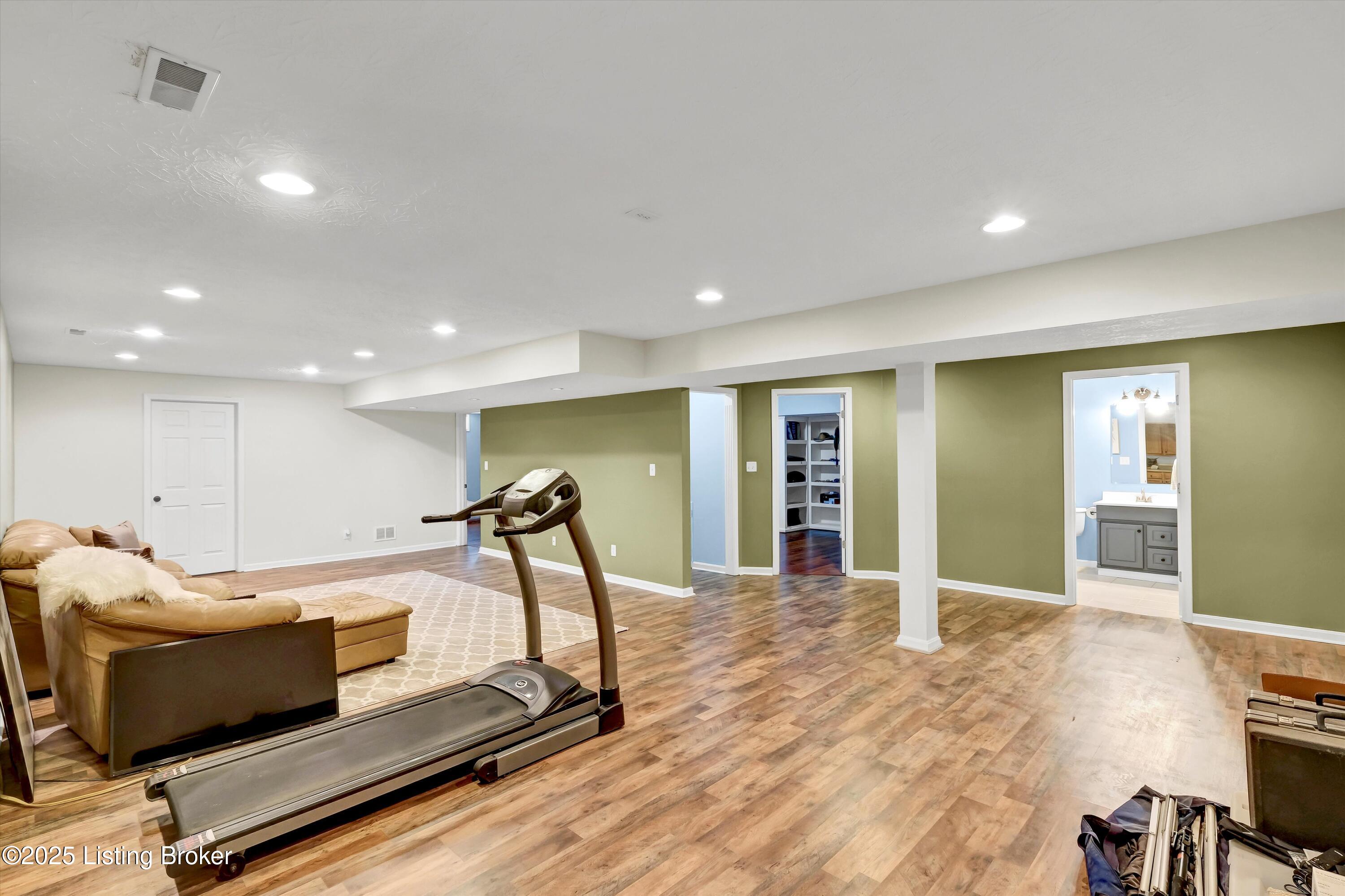 150 N Sunshine Ct, Shepherdsville, Kentucky image 31
