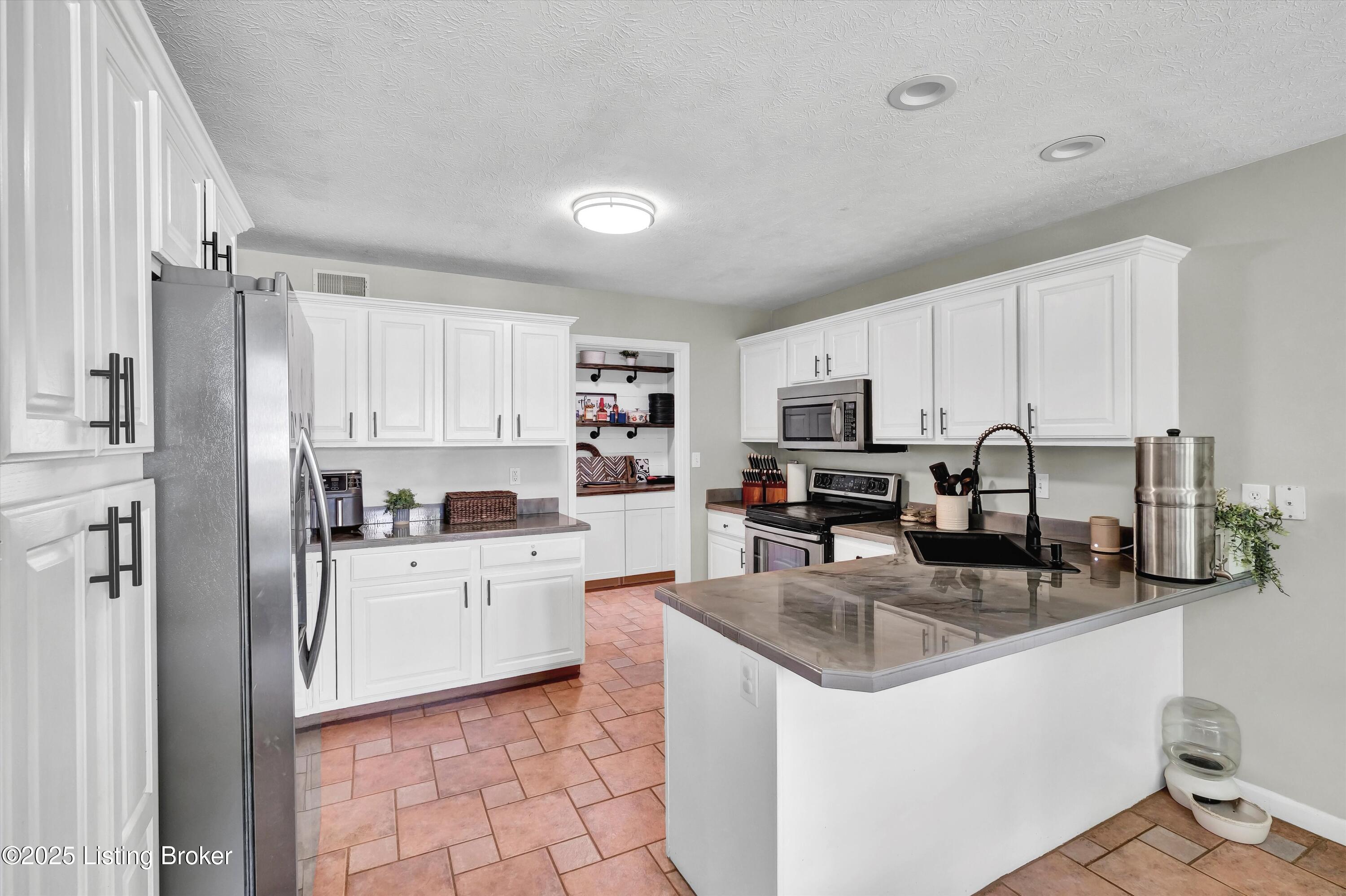 150 N Sunshine Ct, Shepherdsville, Kentucky image 20