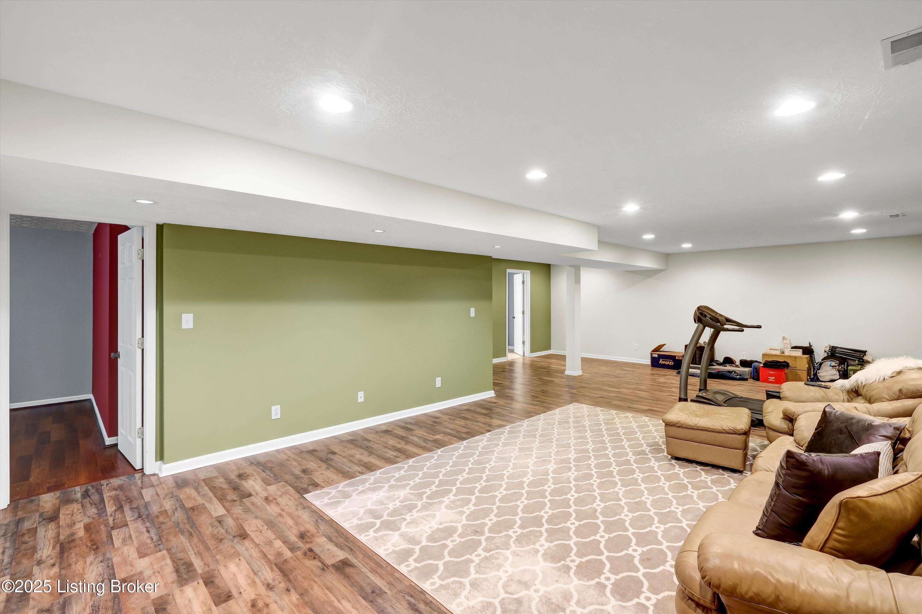 150 N Sunshine Ct, Shepherdsville, Kentucky image 32