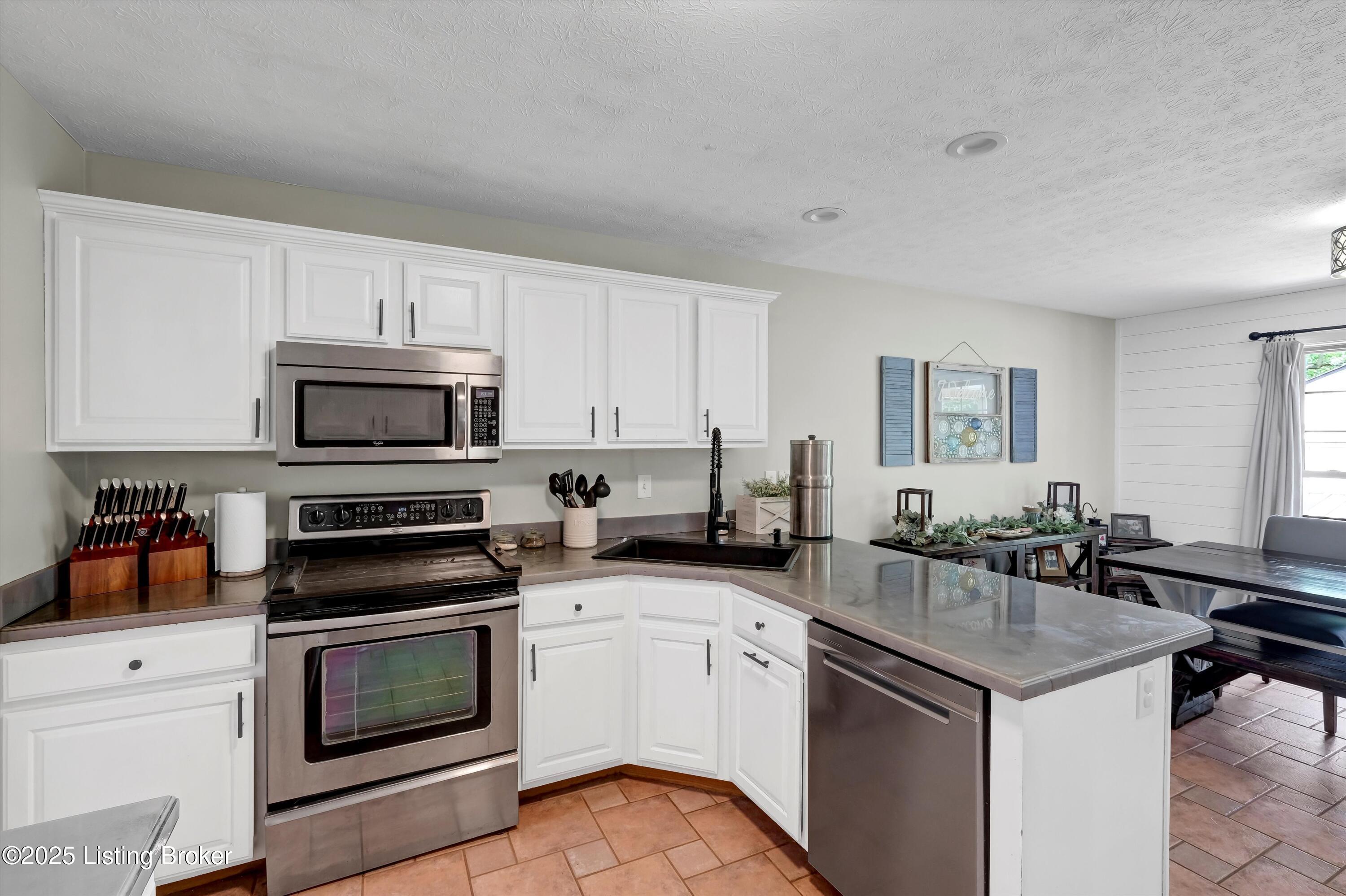 150 N Sunshine Ct, Shepherdsville, Kentucky image 22