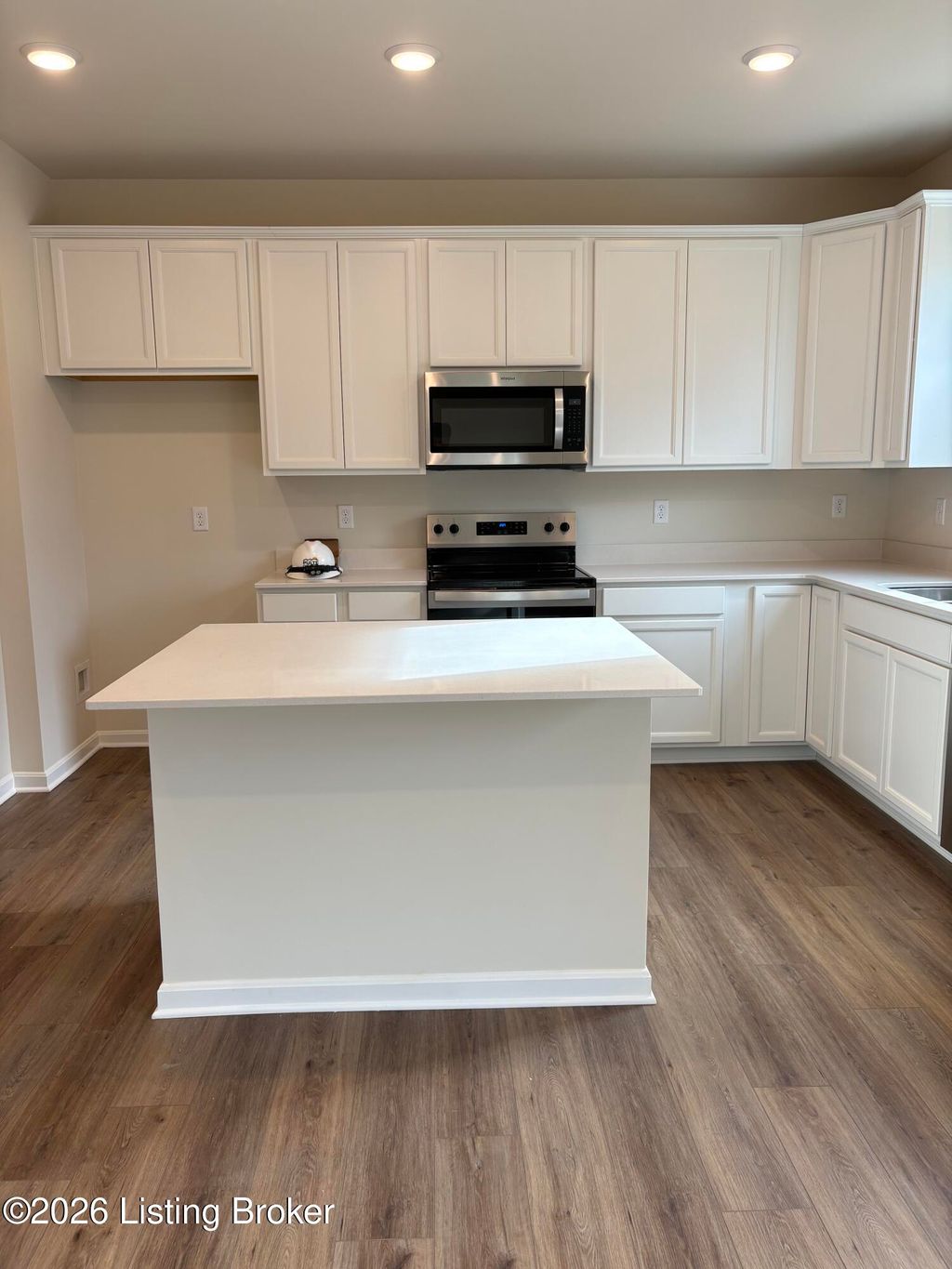 Photo of 2013 Lyndon Green Cir, Lyndon, KY 40242 (MLS # 1710593)