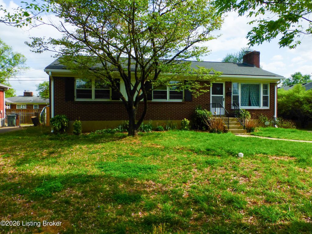 Photo of 3602 Hughes Rd, Louisville, KY 40207 (MLS # 1714331)