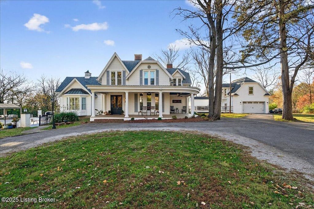 Photo of 320 Maple Ave, Pewee Valley, KY 40056 (MLS # 1703347)