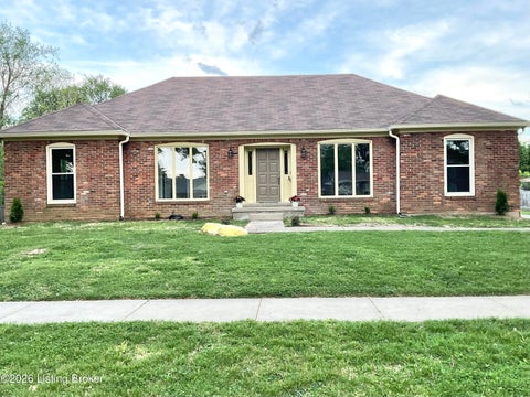 Homes For Sale - 10110 Timberwood Cir<br/> Louisville, KY 40223