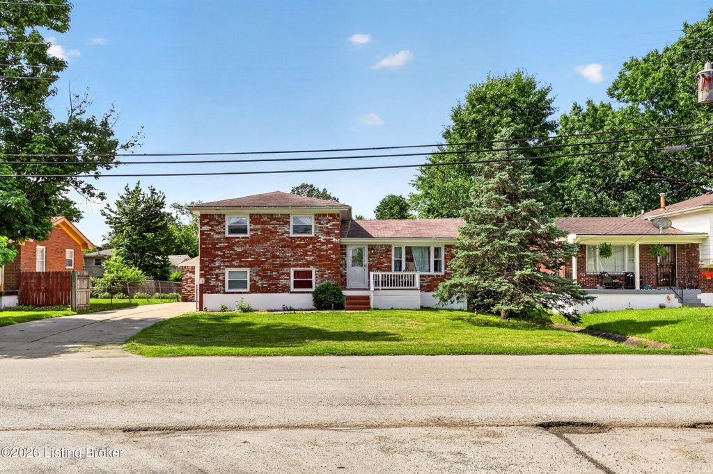 Photo of 4308 Shady Villa Dr, Louisville, KY 40219 (MLS # 1719217)