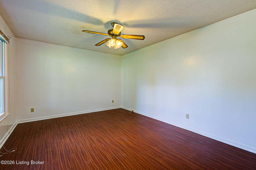 Photo of 202 Clore Ave, La Grange, KY 40031 (MLS # 1726976)