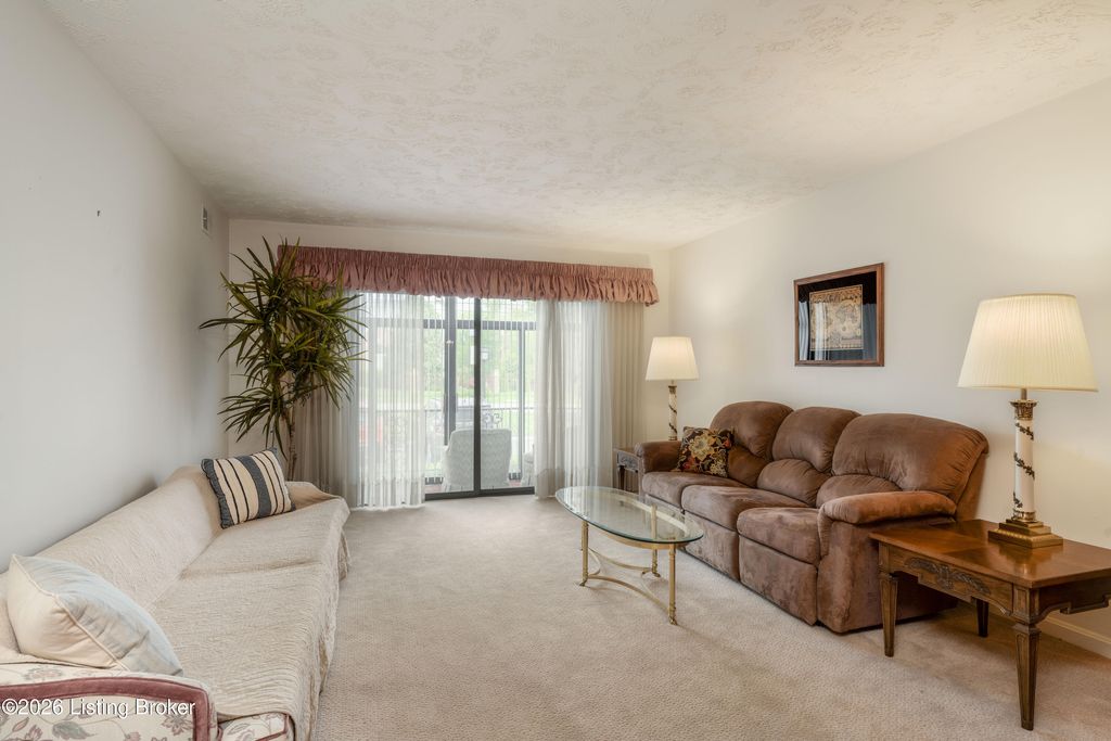 Photo of 1602 Gardiner Ln #APT 120, Louisville, KY 40205 (MLS # 1714826)