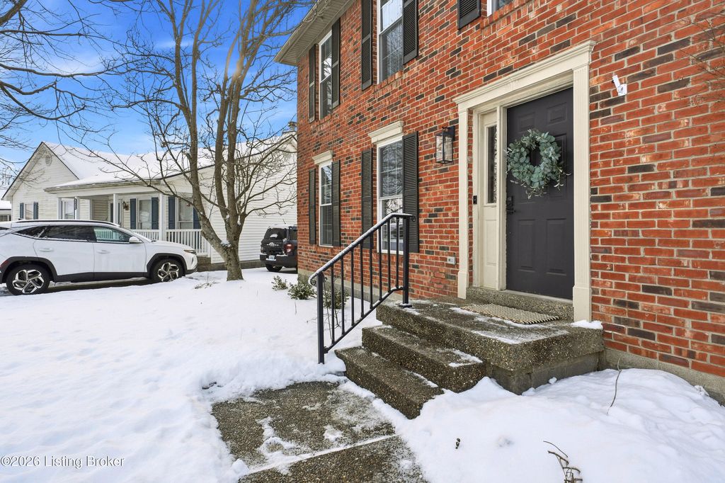 Photo of 1410 Maple Ridge Ct, Simpsonville, KY 40067 (MLS # 1708403)