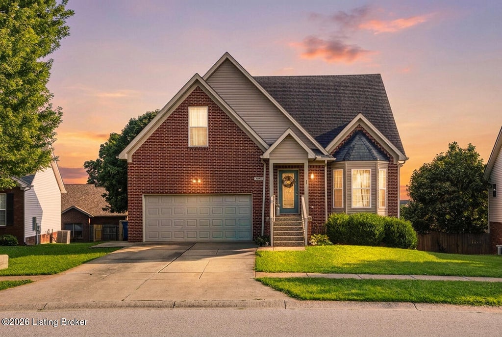 Photo of 1125 Summit Drive DR, Shelbyville, KY 40065 (MLS # 1727903)