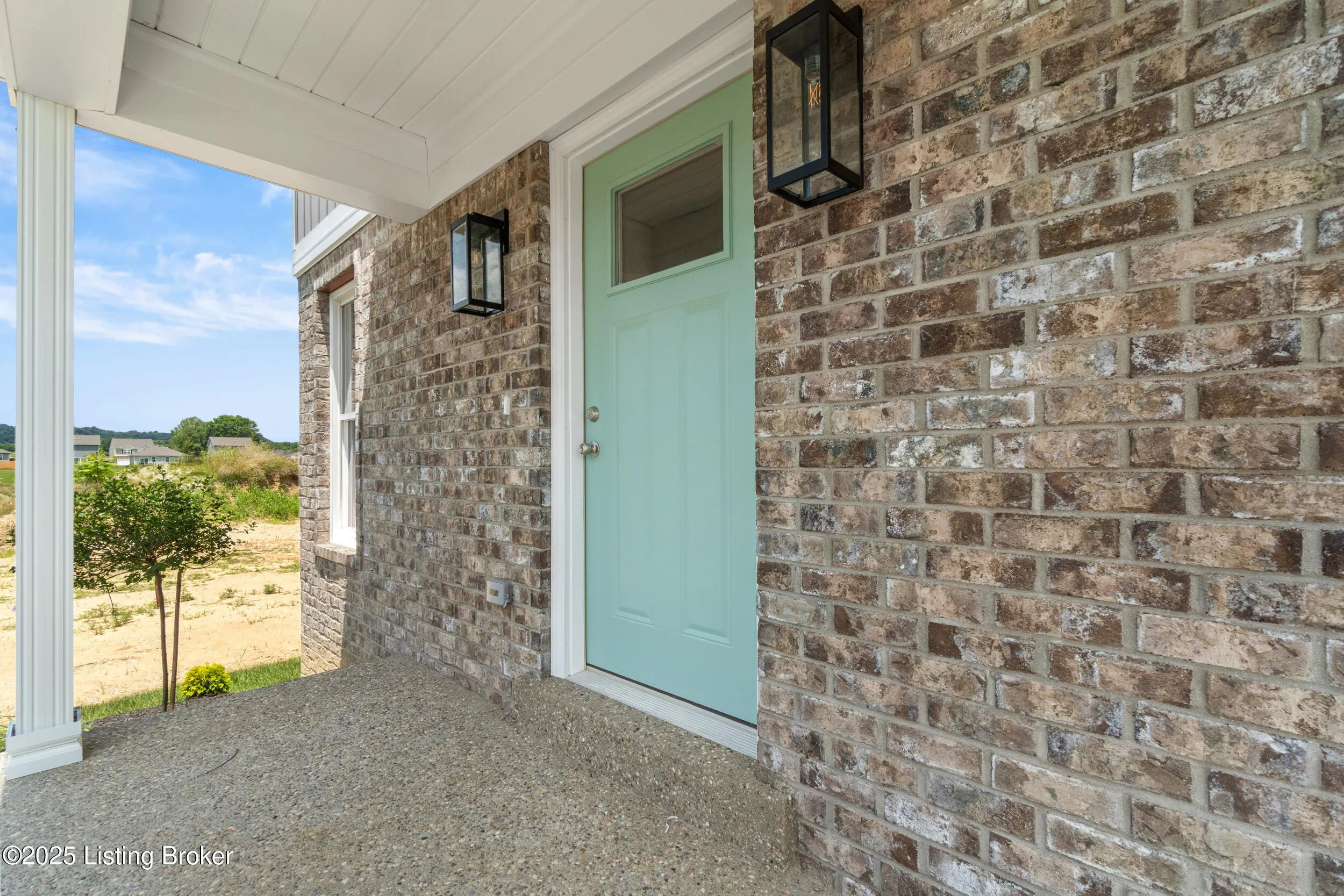 Louisville, Kentucky 40272, United States, 3 Bedrooms Bedrooms, ,3 BathroomsBathrooms,Residential,Pending,85593