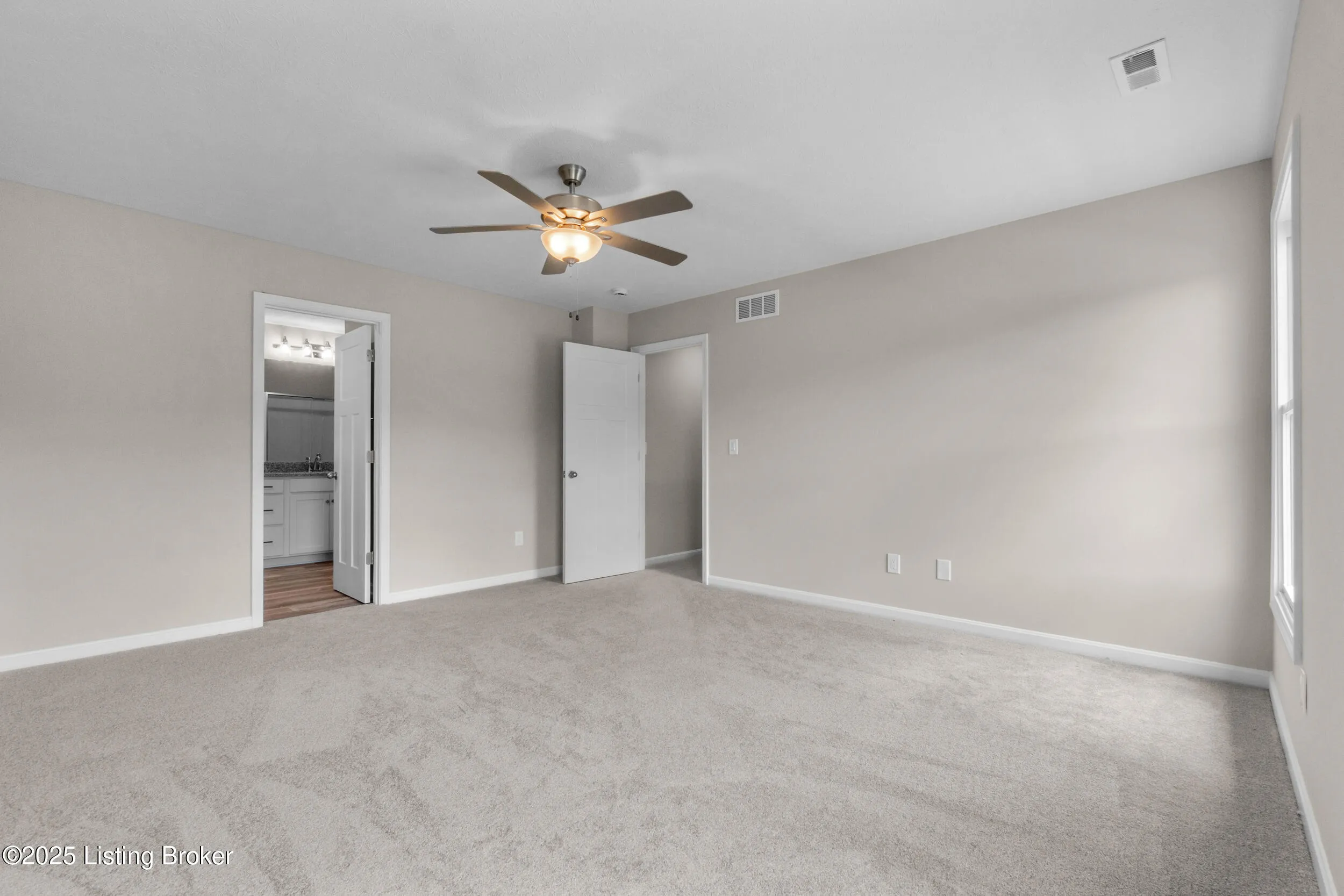 Louisville, Kentucky 40272, United States, 3 Bedrooms Bedrooms, ,3 BathroomsBathrooms,Residential,Pending,85593