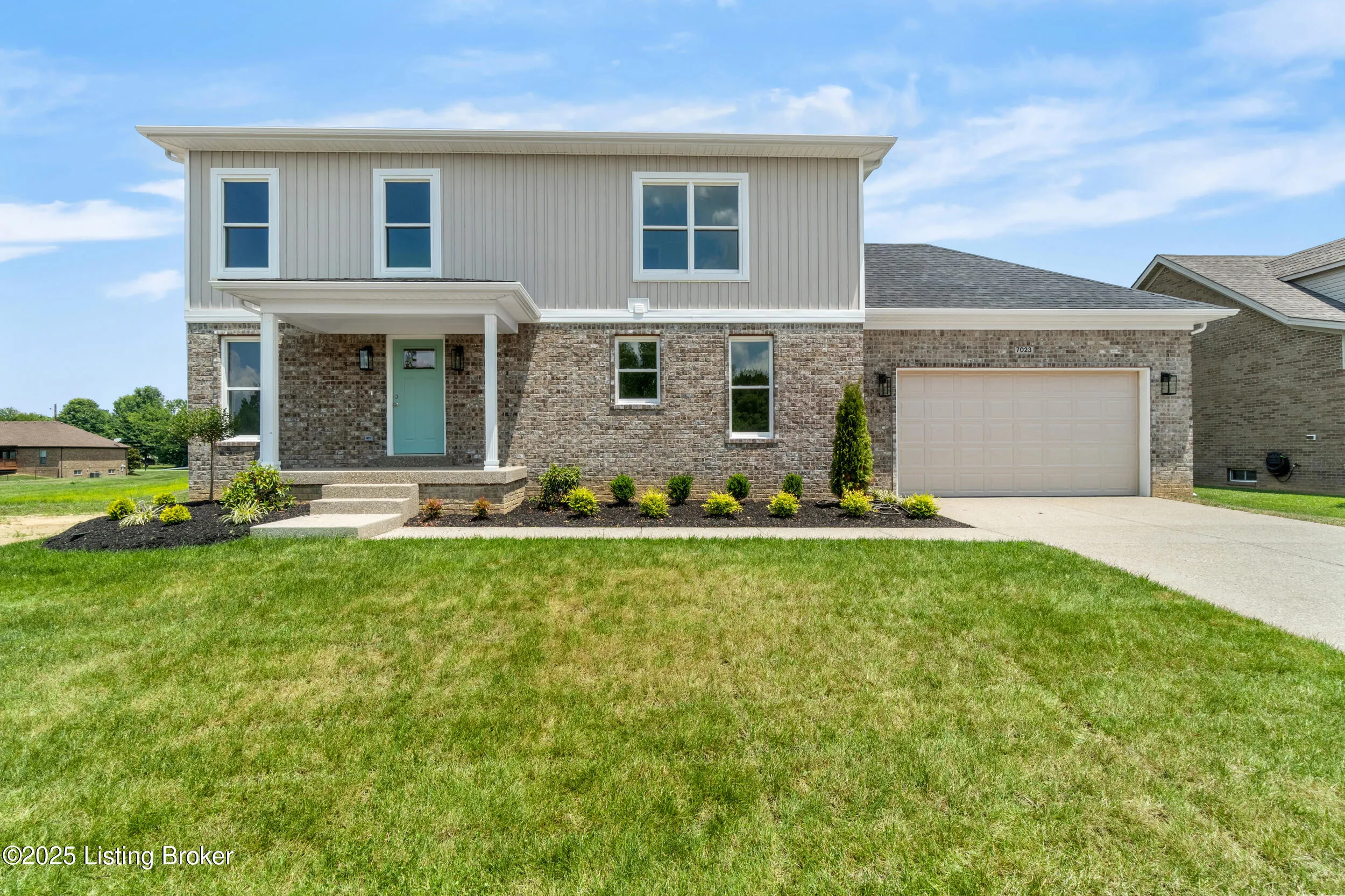 Louisville, Kentucky 40272, United States, 3 Bedrooms Bedrooms, ,3 BathroomsBathrooms,Residential,Pending,85593