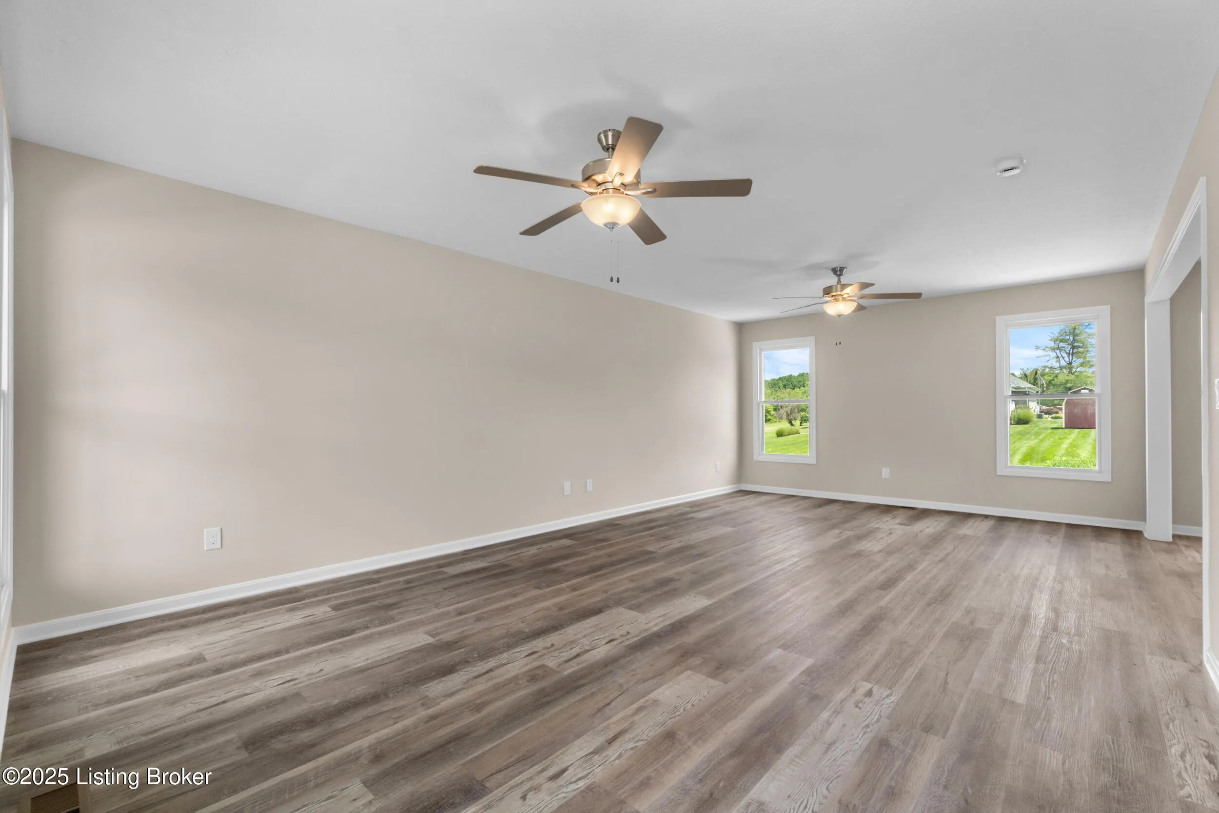 Louisville, Kentucky 40272, United States, 3 Bedrooms Bedrooms, ,3 BathroomsBathrooms,Residential,Pending,85593