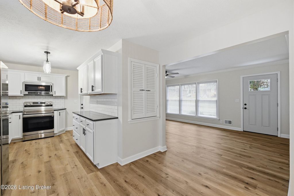 Photo of 8314 St Armands Ct, Louisville, KY 40219 (MLS # 1710576)