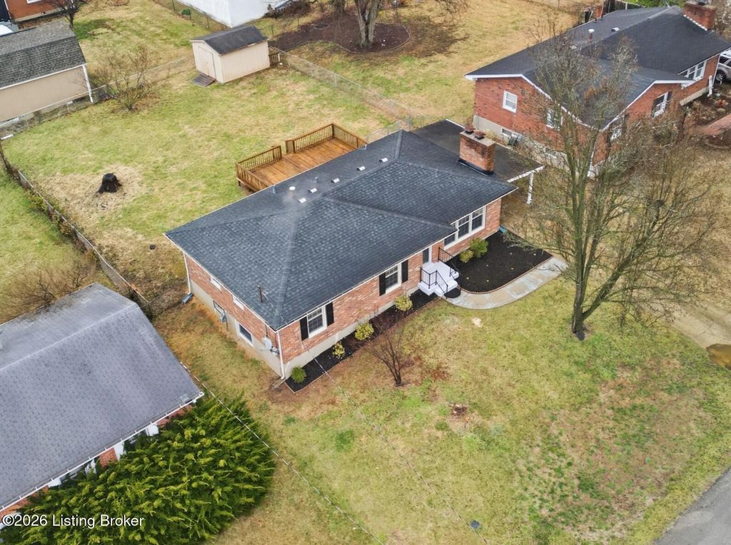 Photo of 8314 St Armands Ct, Louisville, KY 40219 (MLS # 1710576)