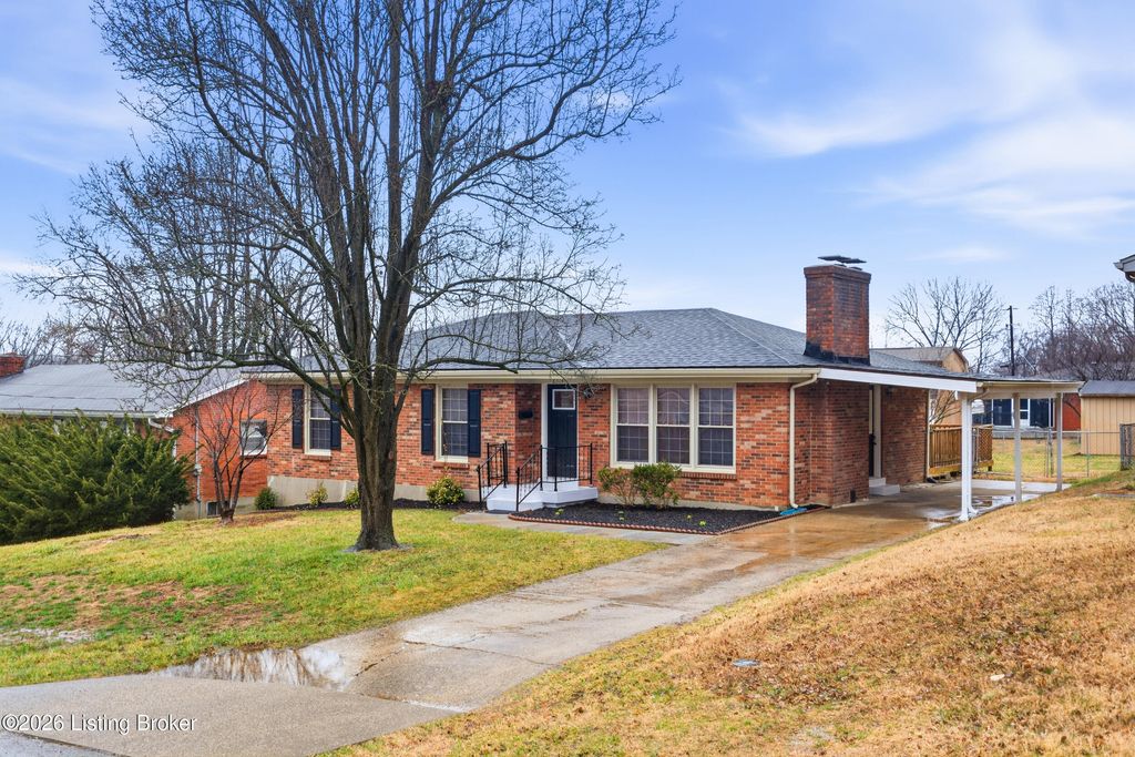 Photo of 8314 St Armands Ct, Louisville, KY 40219 (MLS # 1710576)