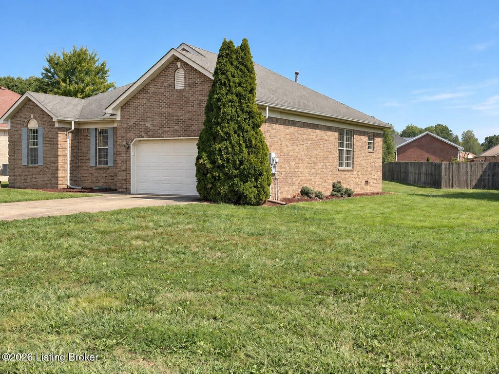 Photo of 116 Branch Ct, Shepherdsville, KY 40165 (MLS # 1729649)