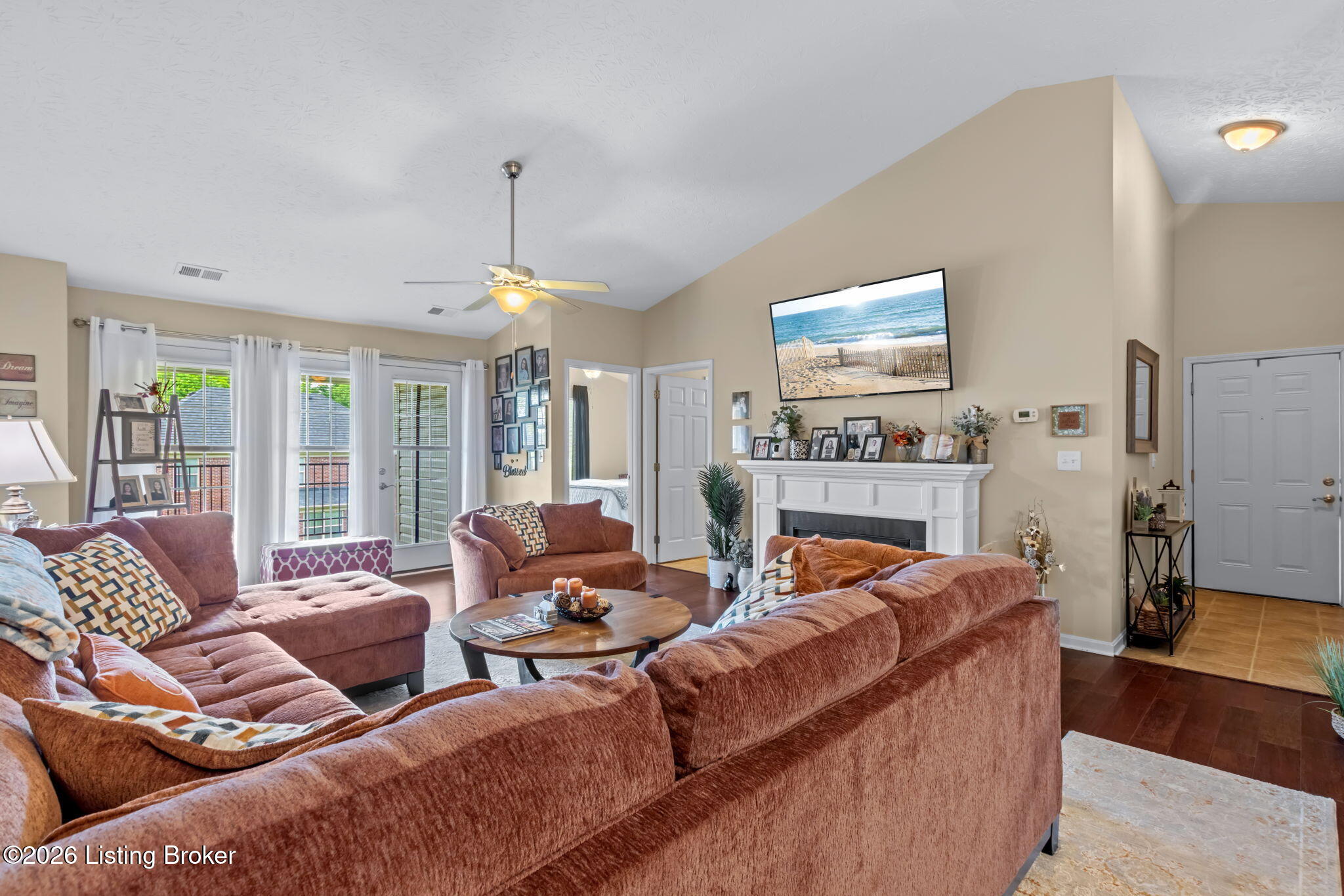 9402 Clubview Dr 203