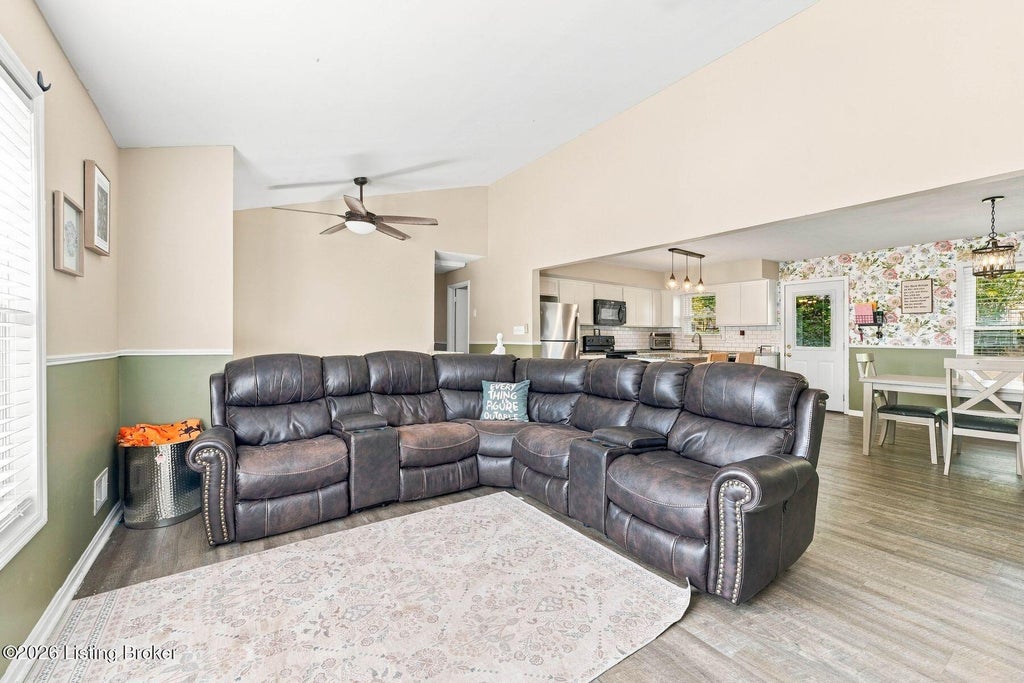 Photo of 7414 Oswego Cir, Louisville, KY 40214 (MLS # 1732685)