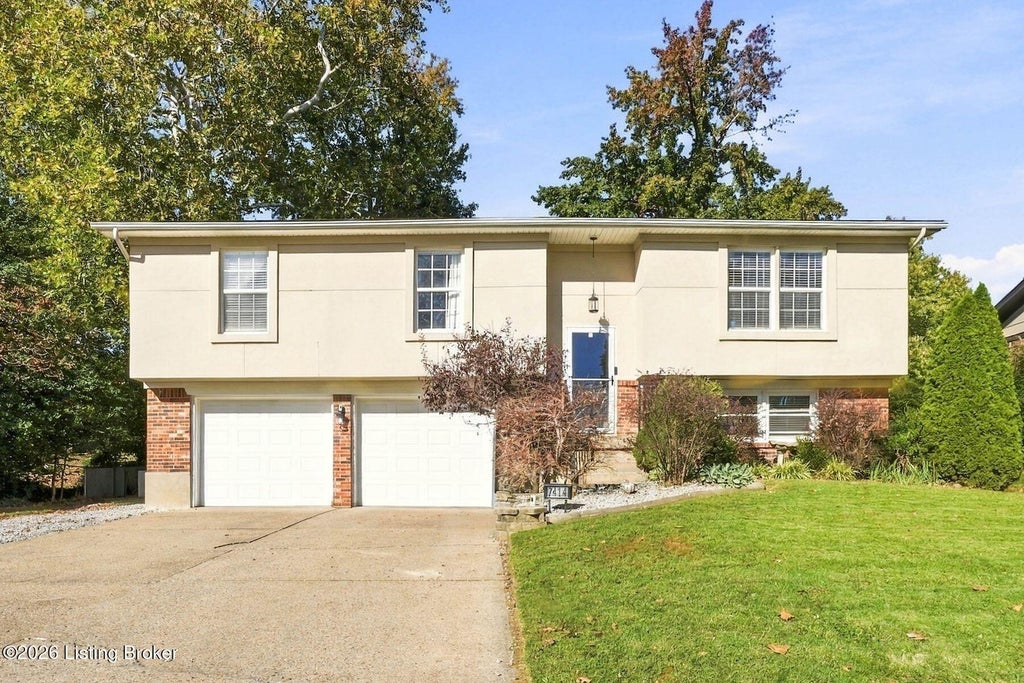 Photo of 7414 Oswego Cir, Louisville, KY 40214 (MLS # 1732685)