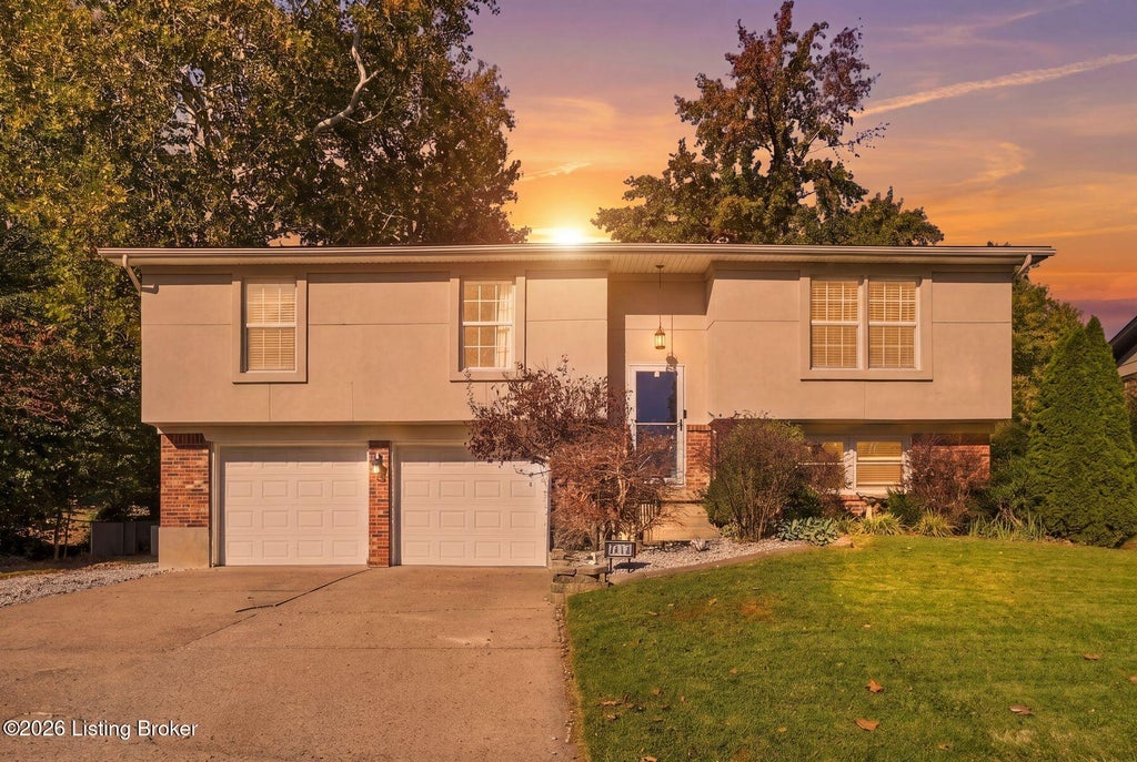 Photo of 7414 Oswego Cir, Louisville, KY 40214 (MLS # 1732685)