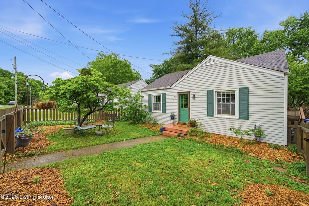 Photo of 916 Stone St, Louisville, KY 40217 (MLS # 1716015)