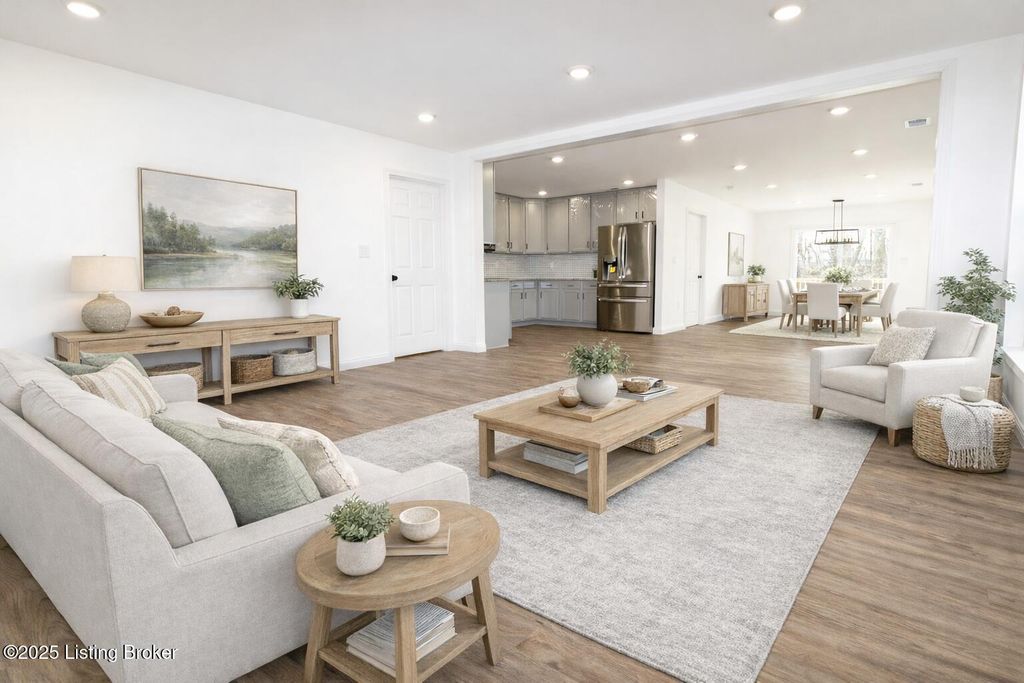 Photo of 1904 Donald Dr, Louisville, KY 40216 (MLS # 1705631)