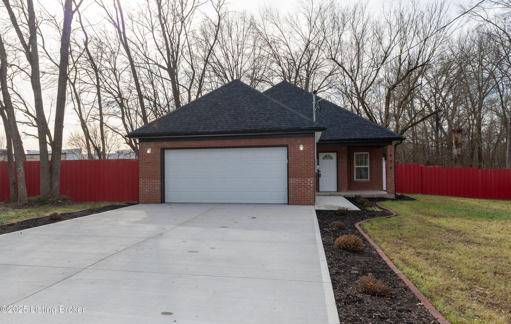 Photo of 1904 Donald Dr, Louisville, KY 40216 (MLS # 1705631)