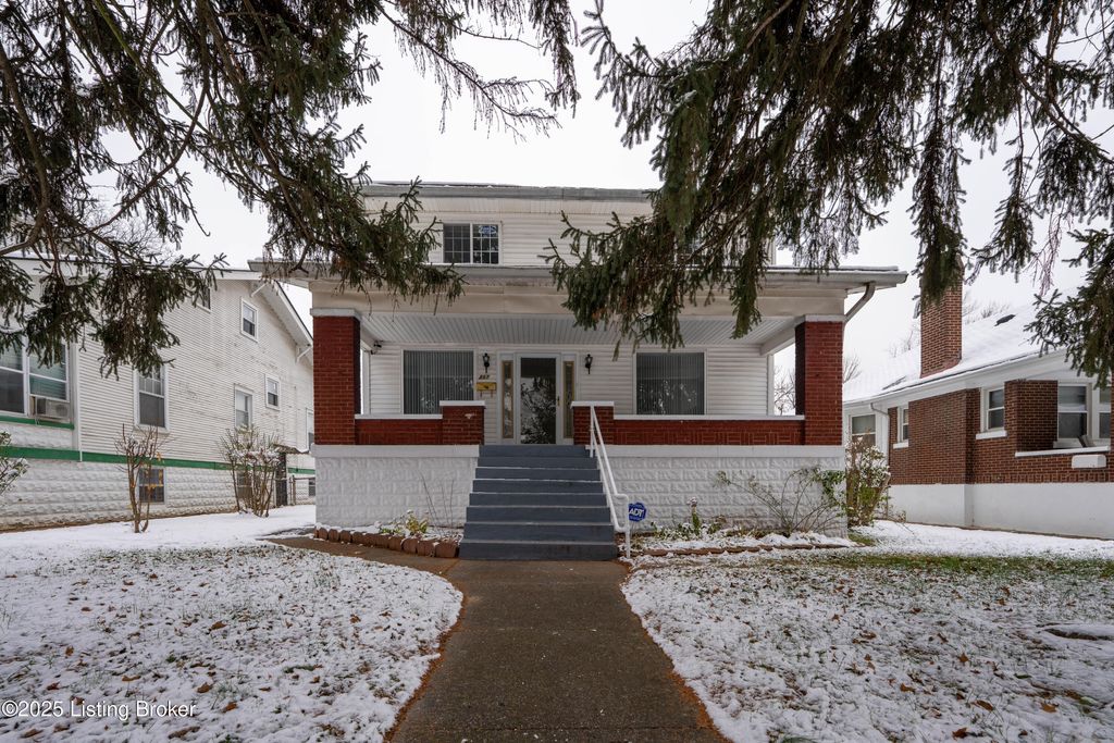 Photo of 217 S Shawnee Terrace, Louisville, KY 40212 (MLS # 1704636)