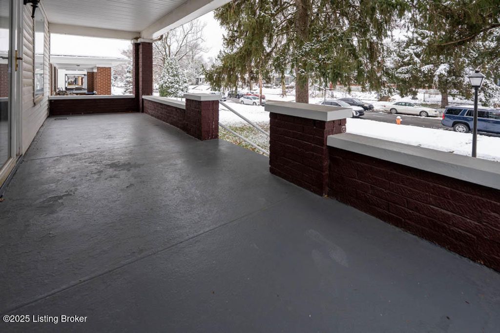 Photo of 217 S Shawnee Terrace, Louisville, KY 40212 (MLS # 1704636)