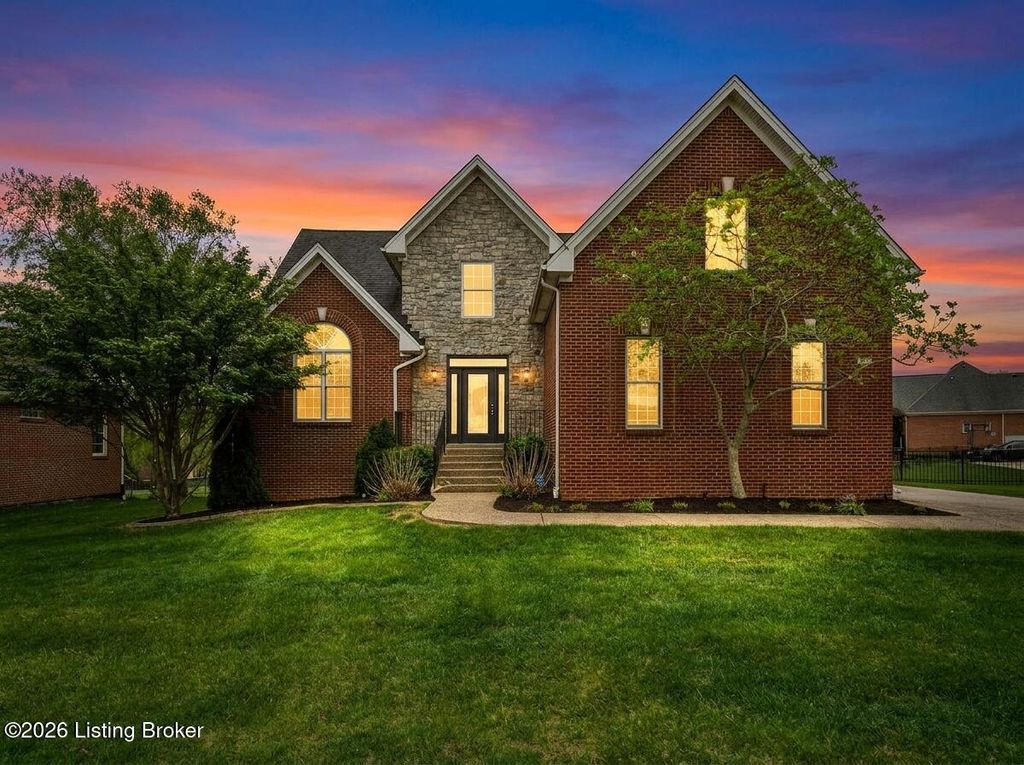 Photo of 505 Hemingway Ct, Shelbyville, KY 40065 (MLS # 1714898)