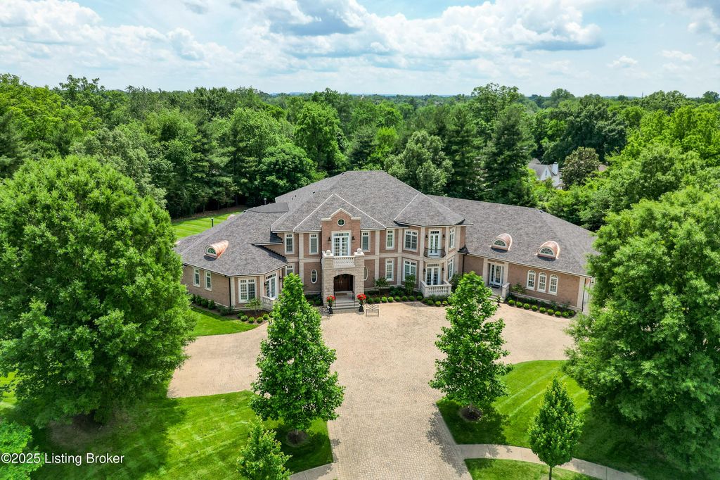 Photo of 203 Waterleaf Way, Louisville, KY 40207 (MLS # 1714448)