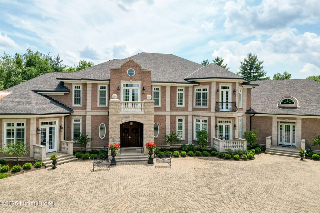 Photo of 203 Waterleaf Way, Louisville, KY 40207 (MLS # 1714448)