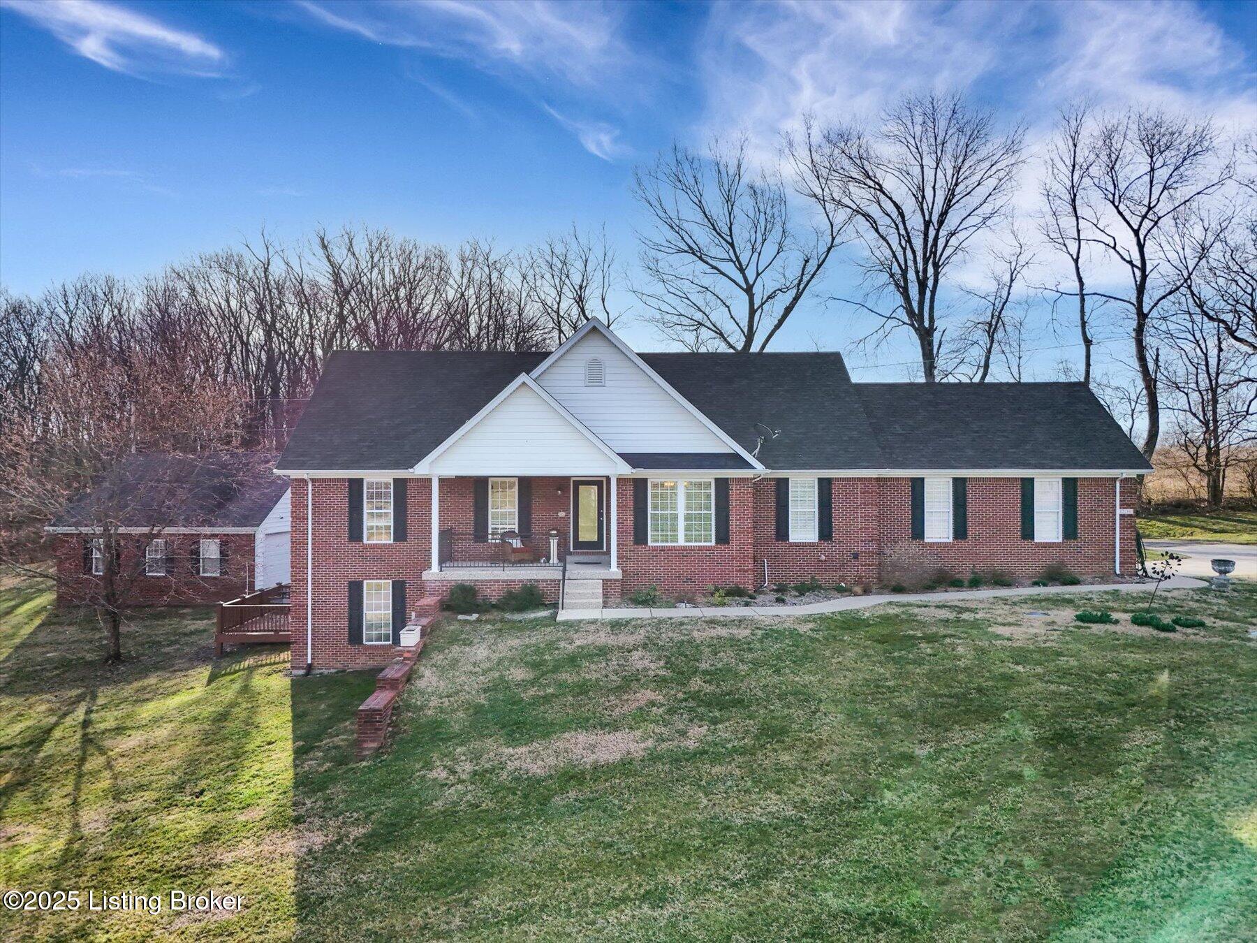12210 Plantation Blvd, Goshen, Kentucky image 2
